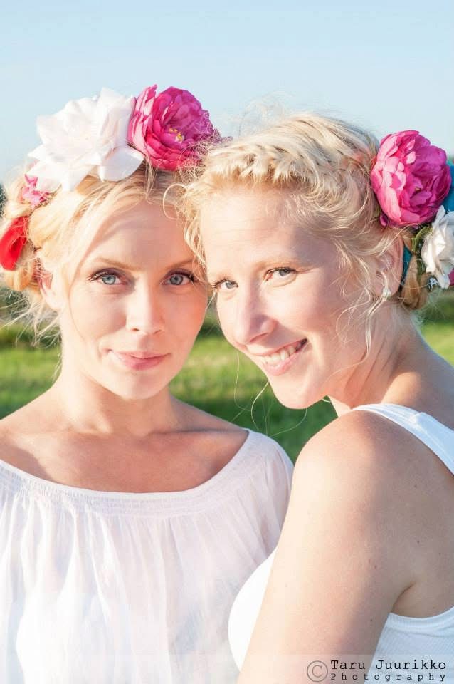 Kuunkuiskaajat kesäisessä maisemassa